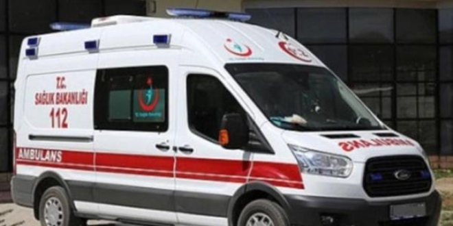Polis iinde hasta olan ambulans durdurup, tehdit etmi