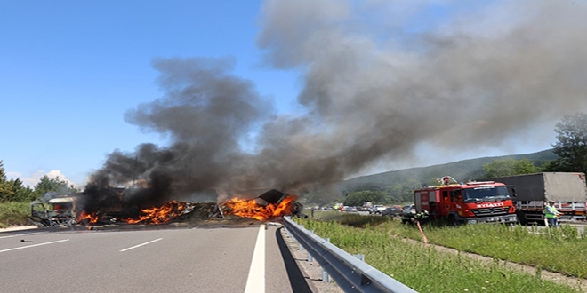 Anadolu Otoyolu'nda trafik kazas: 6 yaral