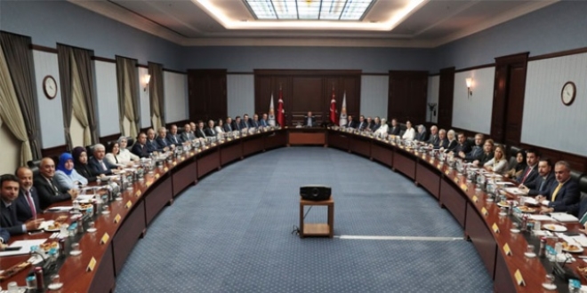 Erdoan: Ak Parti'den kimse Babacan ile hareket etmez