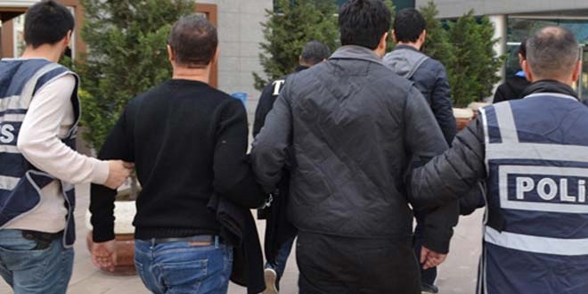 Adliye alanlarna 'rvet' operasyonda 4 kii tutukland