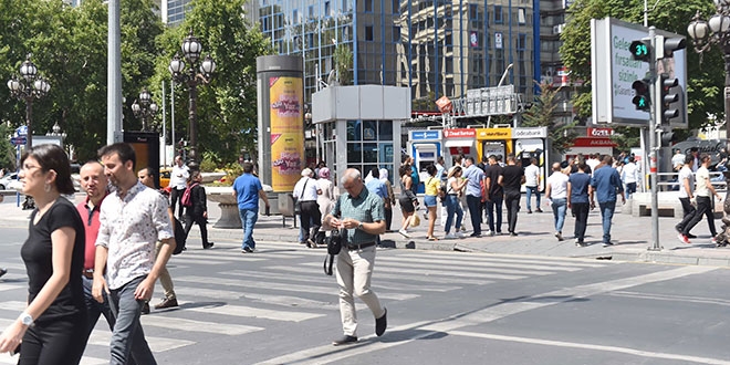 Srcler dikkat! Trafikte yaya ncelii dnemi balad