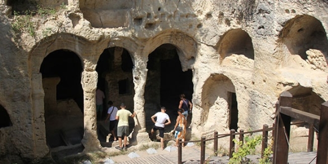 Roma dnemi Titus Tneli'ne ziyareti akn