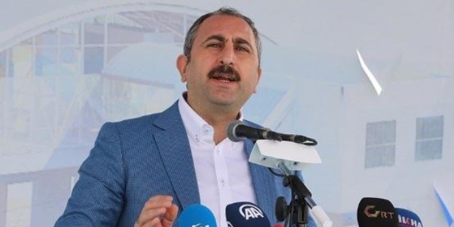 Bakan Gl: AK Parti bir statko partisi deildir