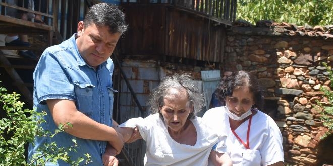 Tedavi ve bakma 'Seni seviyorum' szyle ikna olan kadn, hastanede hayatn kaybetti