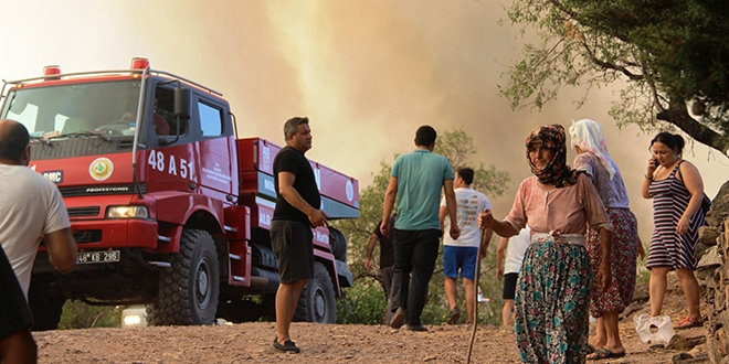 Bodrum'da orman yangını...Alevler köylere ulaştı ...