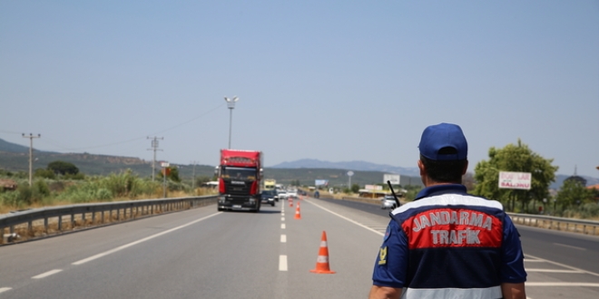 Manisa'da trafikte bayram younluu