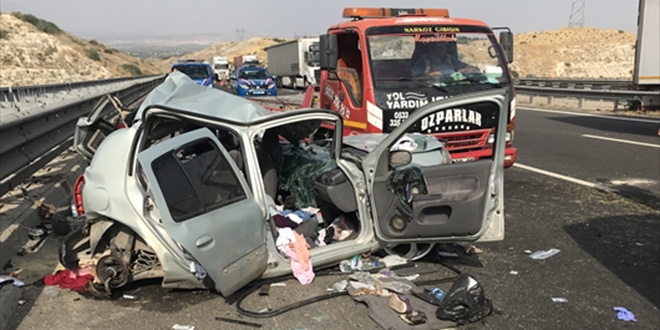 Gaziantep'te trafik kazas: 2 l, 4 yaral