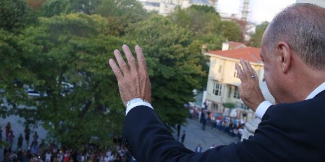 Cumhurbakan Erdoan, Sultanahmet'te vatandalarla bulutu