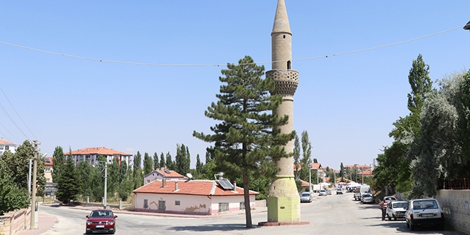 Aksaray'n camisiz minaresi artyor