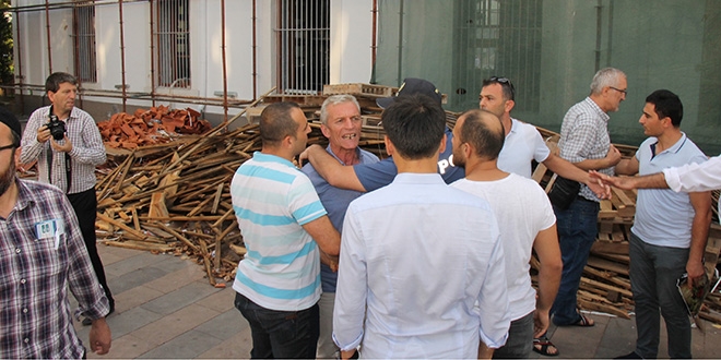 Ahmet Davutolu'na Sakarya'da kayyum protestosu