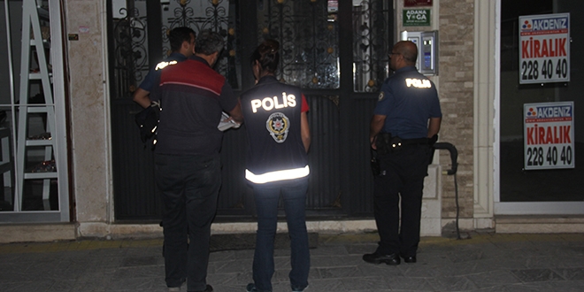 Adana'da bylock kullanclarna FET operasyonu: 15 gzalt