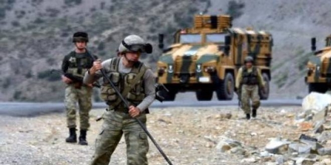 Kars'ta askeri aracn geii srasnda patlama: 7 yaral