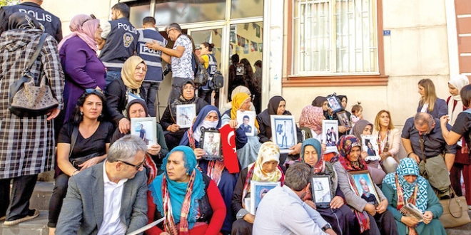 HDP nndeki ailelerin oturma eylemi 51'inci gnde