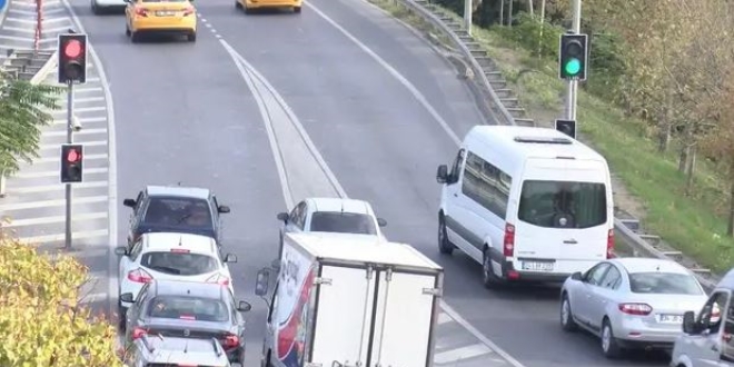 Srcleri akna eviren 3 saniyeli trafik 