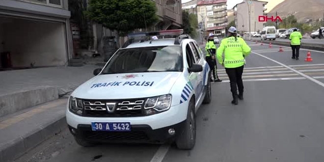 Hakkari'de trafik, kadn polislere emanet