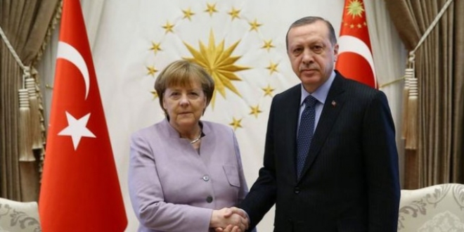 Cumhurbakan Erdoan, Merkel ile telefonda grt