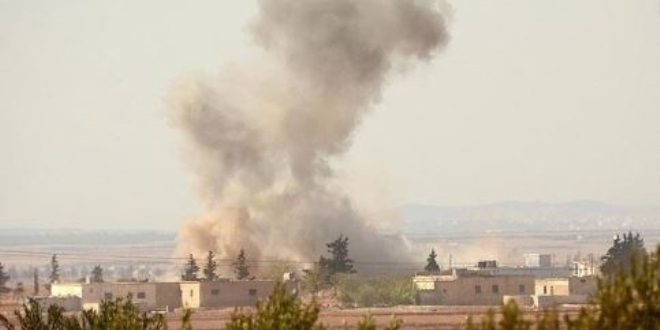 YPG/PKK'l terristlerden Azez'e havan saldrs