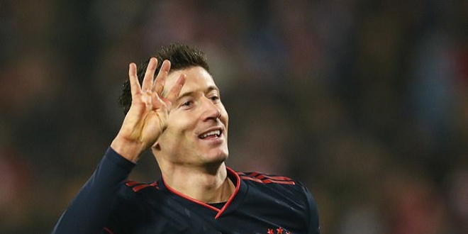 Lewandowski tarihe geti! 15 dakikada 4 gol...