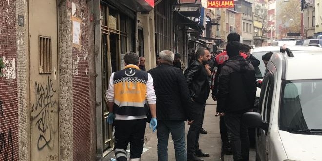 Beyolu'nda internet kafeye silahl saldr: 4 yaral