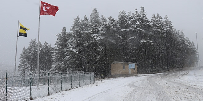 Kartepe, Abant ve Ilgaz'a mevsimin ilk kar dt