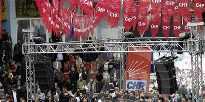 CHP kurultaylar kavgayla balad