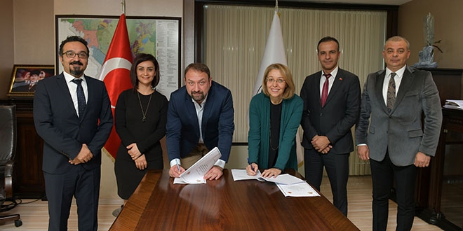 Meslek lisesi rencileri belediyeye bank ve p konteyneri retecek