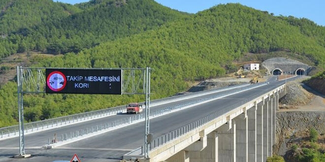 Bakan Turhan aklad... Akdeniz Sahil Yolu akllanyor