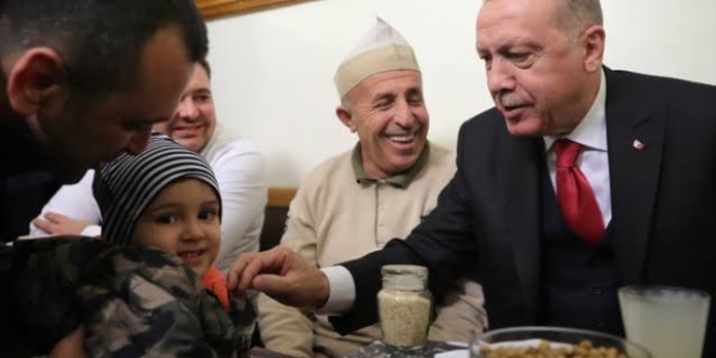 Erdoan, Fatih'te bozacda vatandalarla sohbet etti