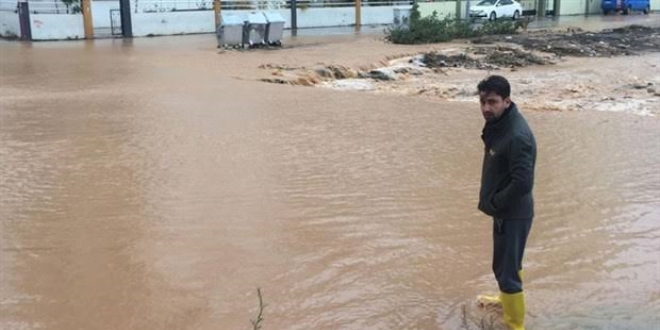 Adana Valisi bakanlnda kriz merkezi oluturuldu