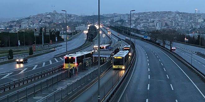 Yln ilk gn stanbul'da yollar bo kald