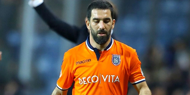 Arda Turan, Medipol Baakehir'in kamp kadrosunda yok