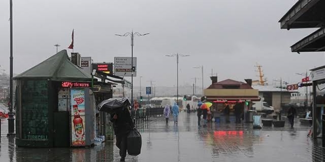 stanbul'da iddetli ya ve rzgar