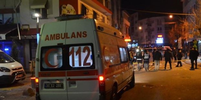 Lleburgaz'da silahl kavga: 1'i polis, 2 kii yaraland