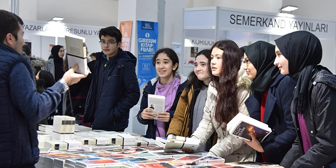 Giresun'da ilk kez dzenlenen kitap fuarna 50 bin kii katld