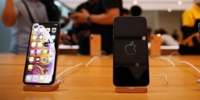 Apple ubat aynda daha kk ve daha ucuz bir iPhone retmeye balayacak