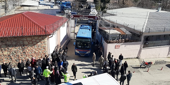 Bakan Gl: Hkml ve tutuklularn nakli devam ediyor