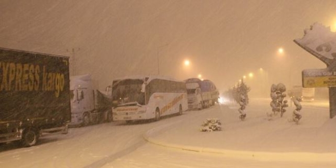 Tokat-Sivas kara yolunda kar nedeniyle ulam aksyor