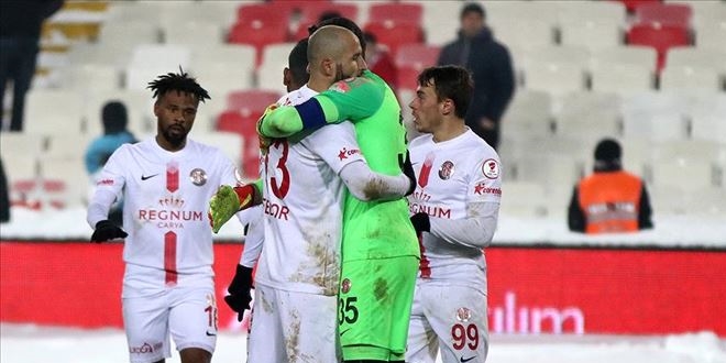 Antalyaspor Ziraat Trkiye Kupas'nda yar finale ykseldi
