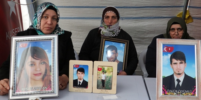 Diyarbakr annelerinin oturma eylemine 3 aile daha katld