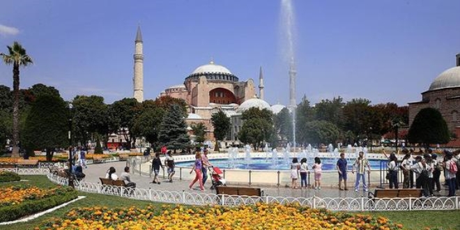 stanbul'a ocak aynda 1 milyon 17 bin turist geldi