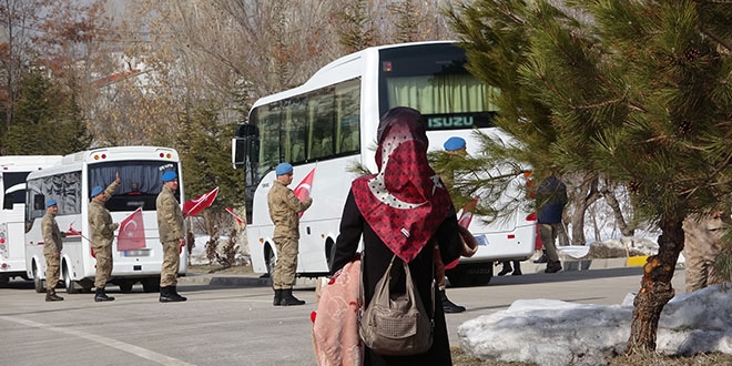 Kahraman komandolar Suriye'ye uurland