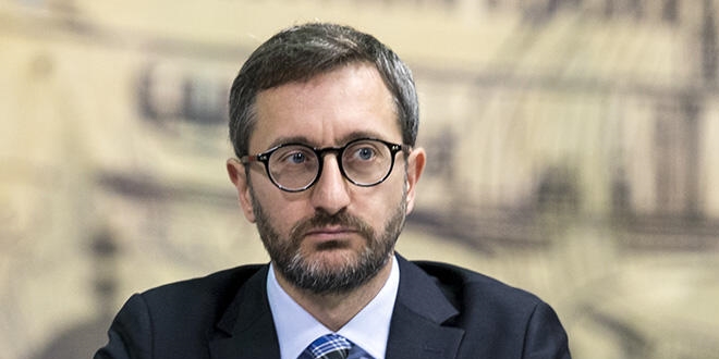 Fahrettin Altun: Kayna belirsiz ieriklere itibar etmeyin