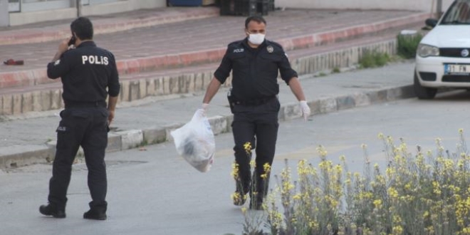 evre temizlii yapan polis takdirle karland