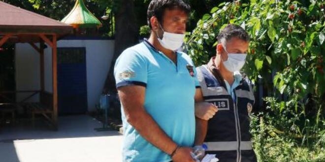 Postacnn motosikletini alan pheli: Kargolar satmak iin aldm