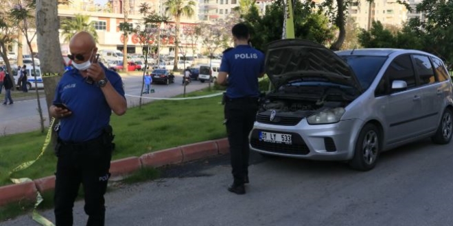 Adana'da polislere silahl saldr: 1 sivil yaral