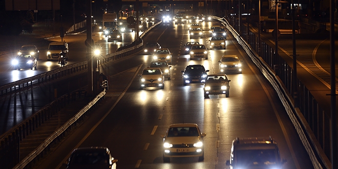 stanbul'da sokaa kma kstlamasnn bitmesiyle trafik artt