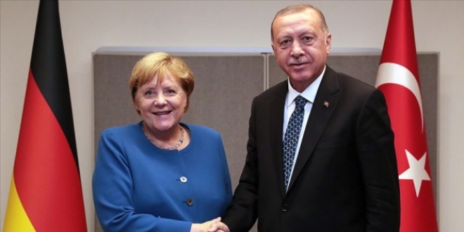 Erdoan, Almanya Babakan Merkel ile grt