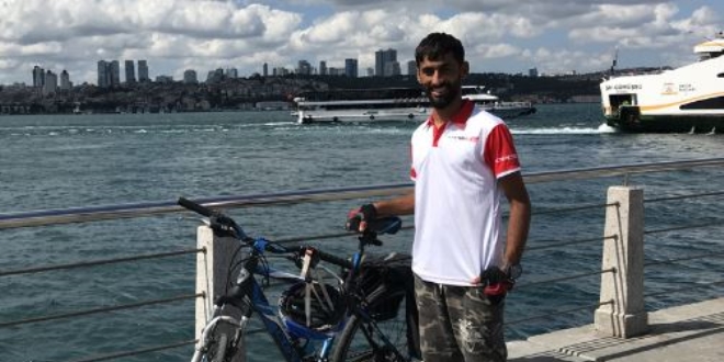 Trkiye'yi gezme hayalini bisikletle gerekletiriyor