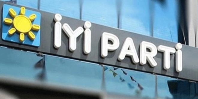 Y Parti Isparta l Bakan ve 7 ile bakan istifa etti