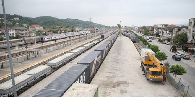 in'den yola kan blok tren Trkiye'ye ulat